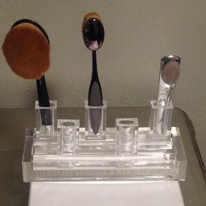 Artis brush stand/display Brushes not included
